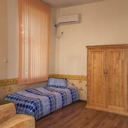 Македония בית אירוח וארנה